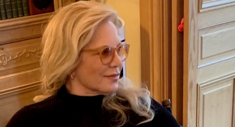 Sylvie Vartan s'envole pour la Bulgarie