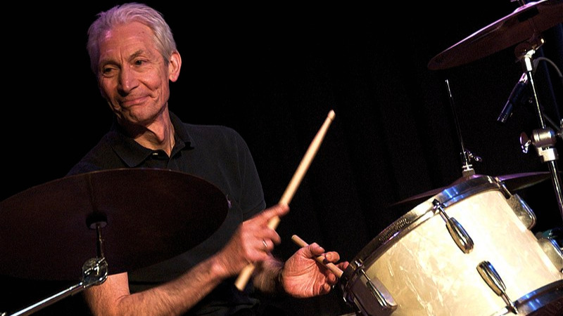 Charlie Watts, batteur des Rolling Stones, est mort