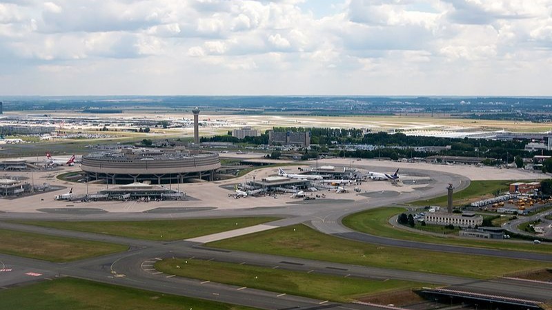 Aéroports parisiens : le trafic fortement perturbé après une panne...