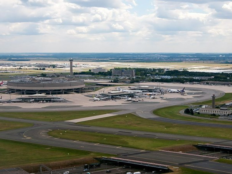 Aéroports parisiens : le trafic fortement perturbé après une panne...