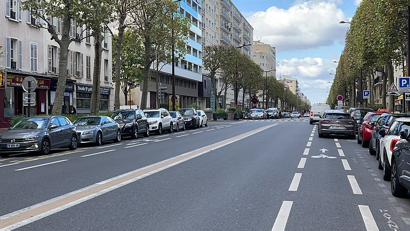 Paris : la maire du 12ème arrondissement insultée et agressée par...