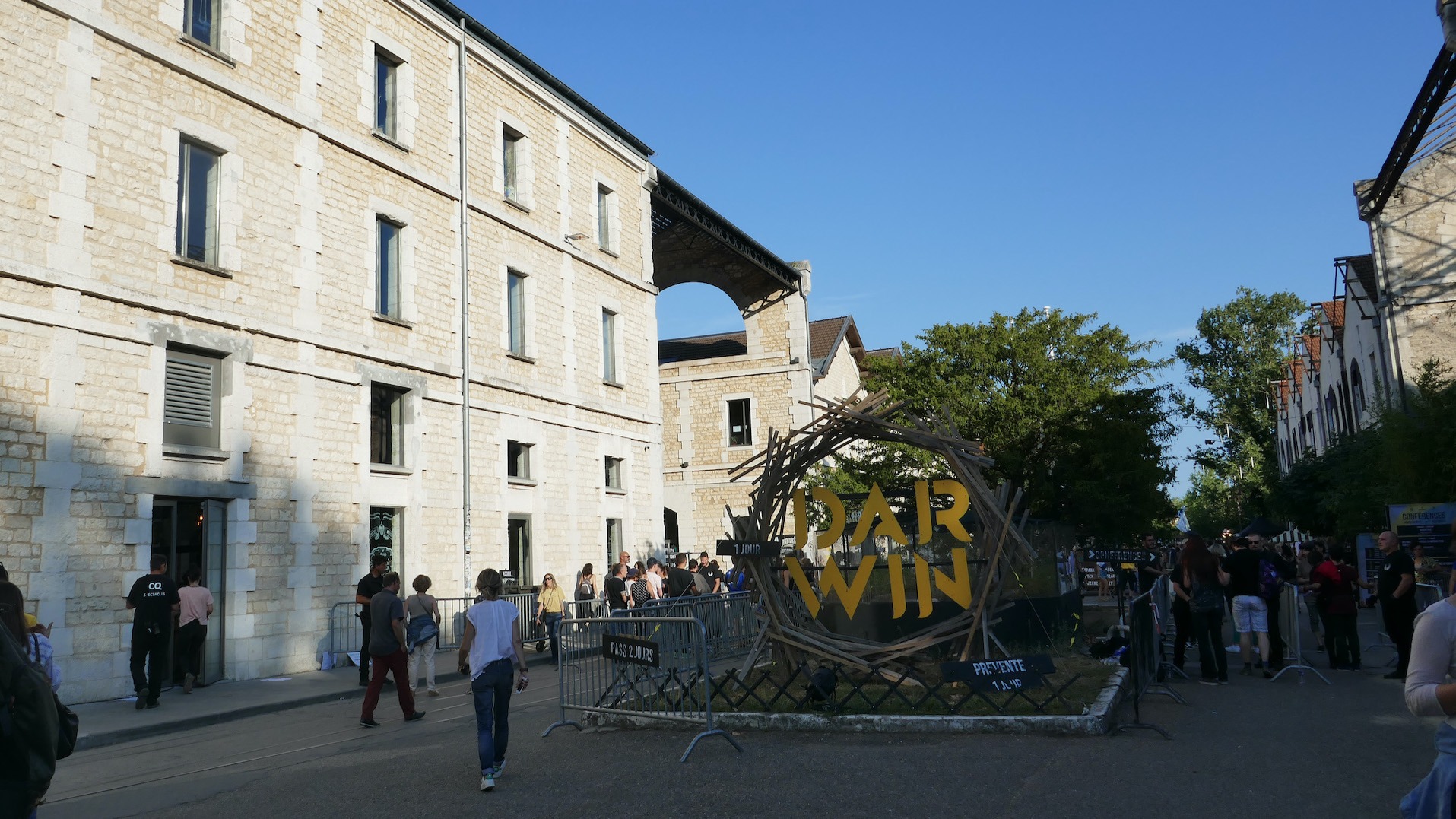Bordeaux : le Hangar Darwin fête ses 10 ans