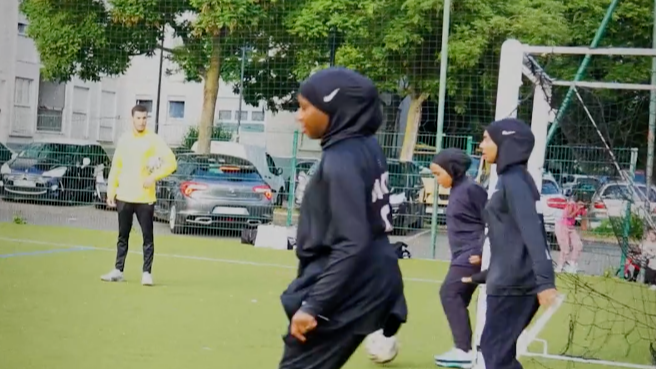 Sephora dévoile un clip avec des "Hijabeuses" et déclenche une...