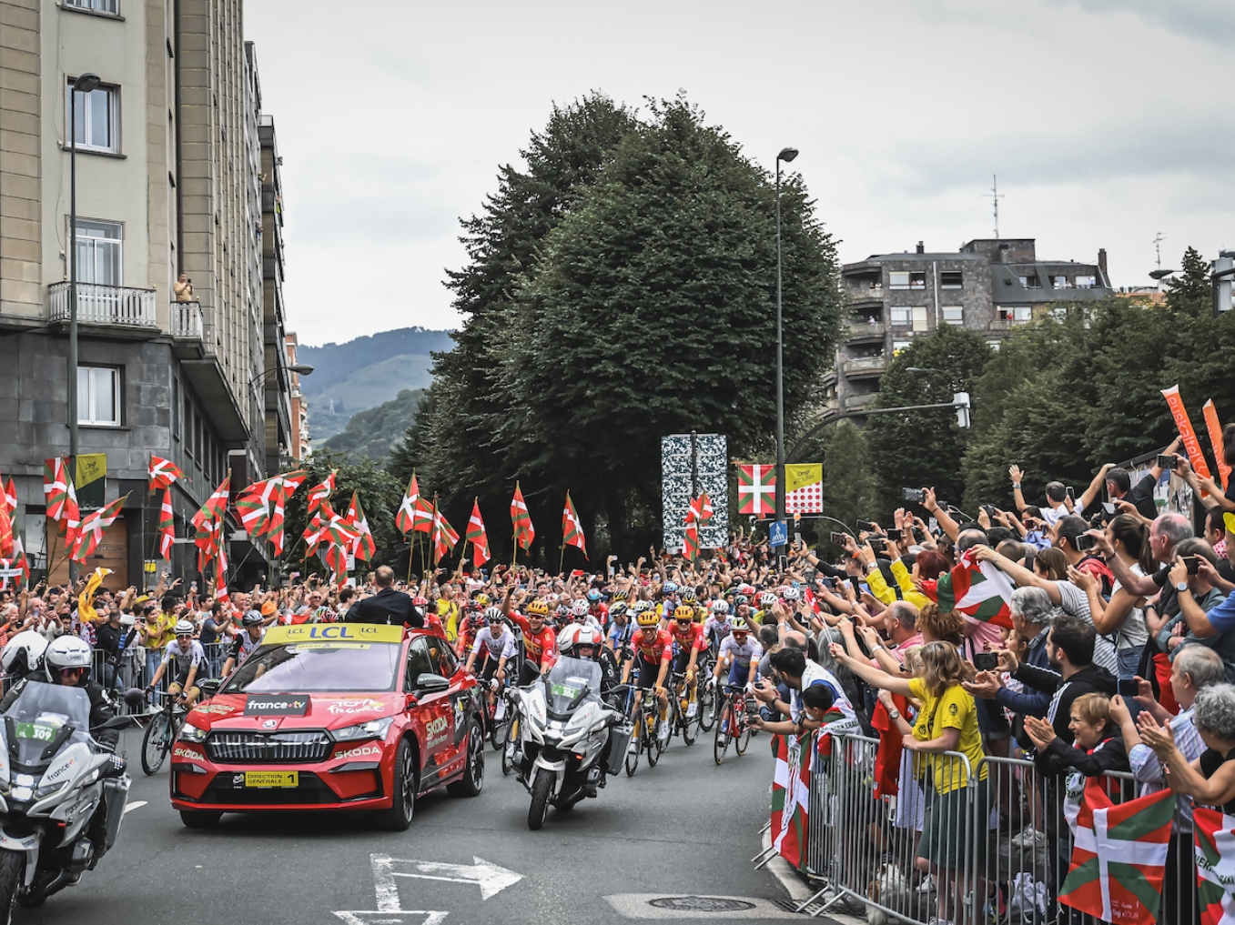 La Tour-du-PIn. Tour de France : partagez avec nous vos photos et anecdotes
