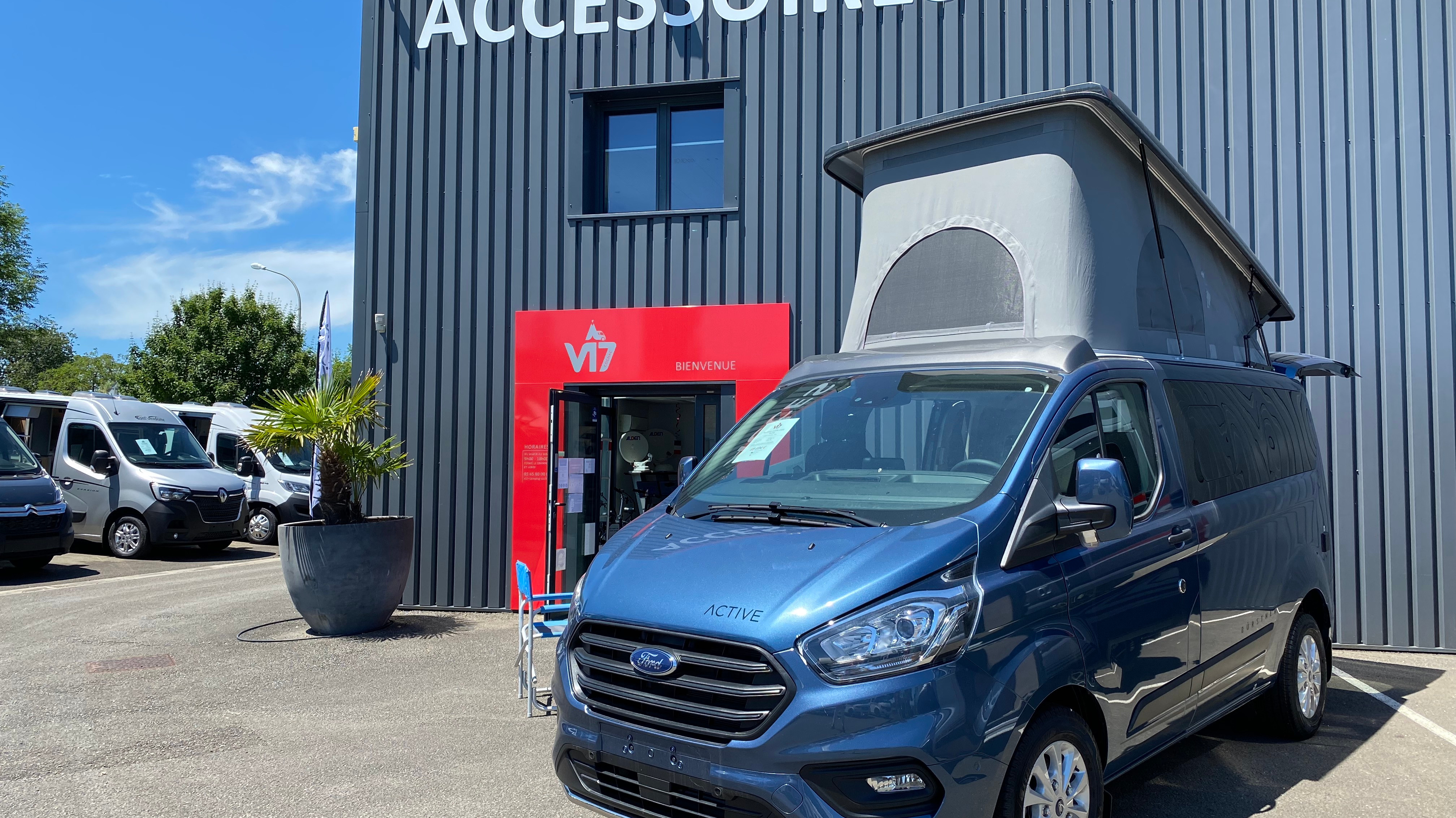 Le Road trip FORUM continue avec V17, spécialiste du camping-car à...