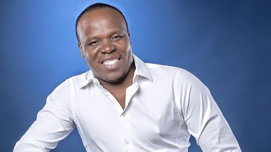 Diplômé de HEC, le chanteur de Magic System met le feu à la remise...