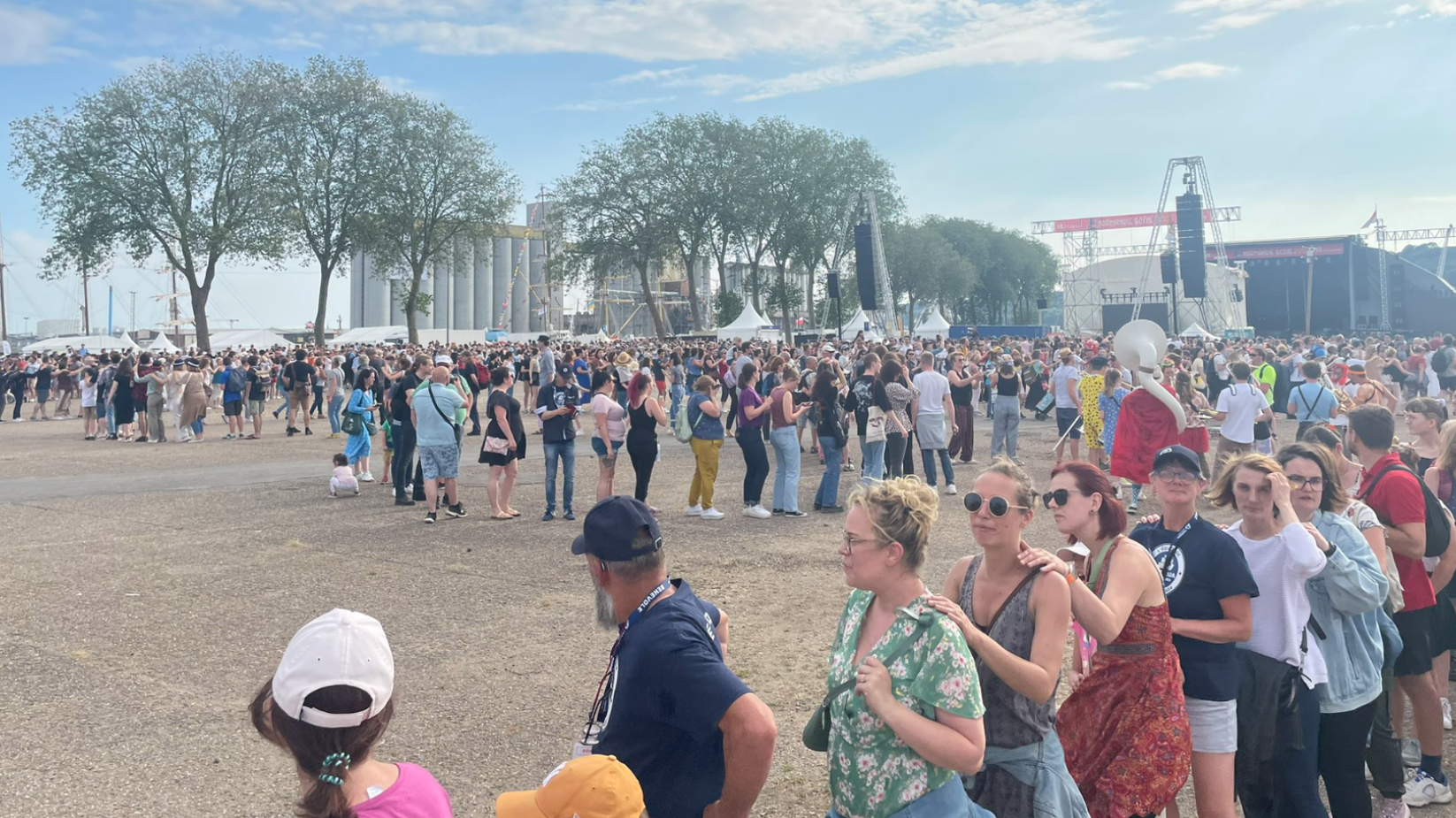 Armada 2023 : le record du monde de la plus grande chenille humaine...