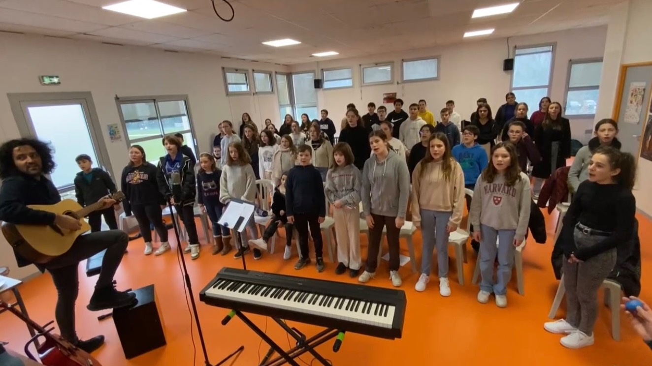 Dans la Vienne, des collégiens préparent une comédie musicale 