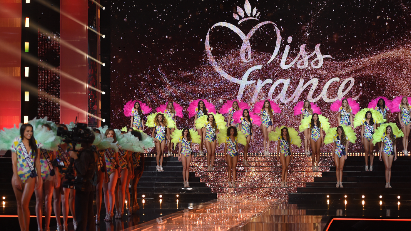 Châteauroux : les candidates Miss France paradent en ville le 3...