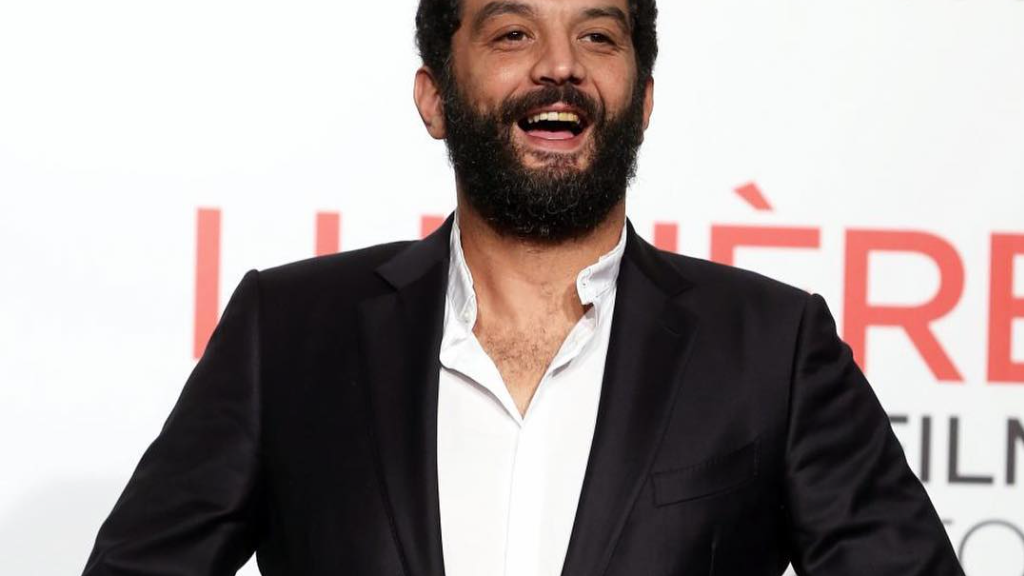 "Perso, moi je prends le chèque" : Ramzy Bédia réagit aux propos...