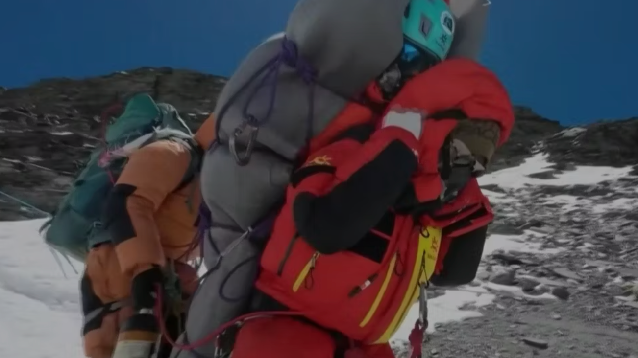 "Le sauvetage le plus difficile de ma vie" : un guide népalais...