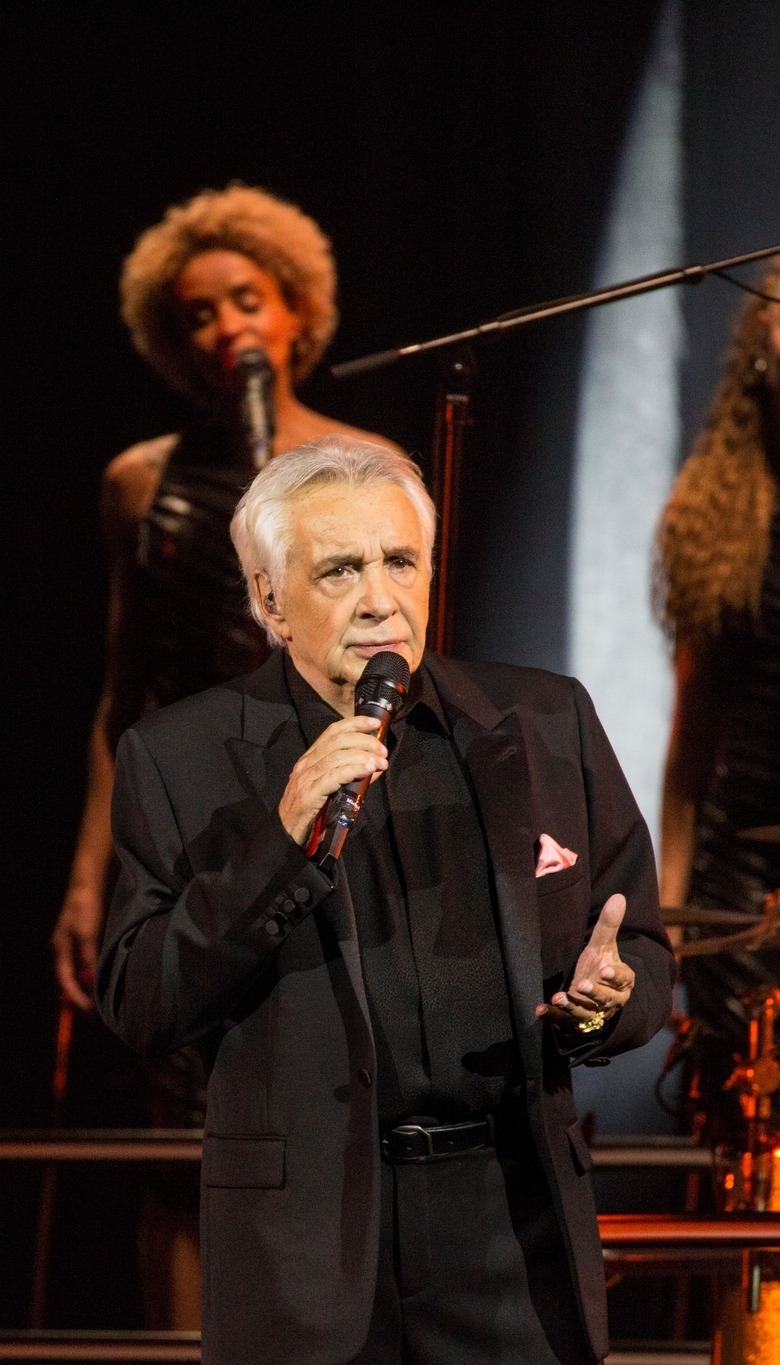 Michel Sardou est enfin mort – Présidictature de Drönésie Orientale