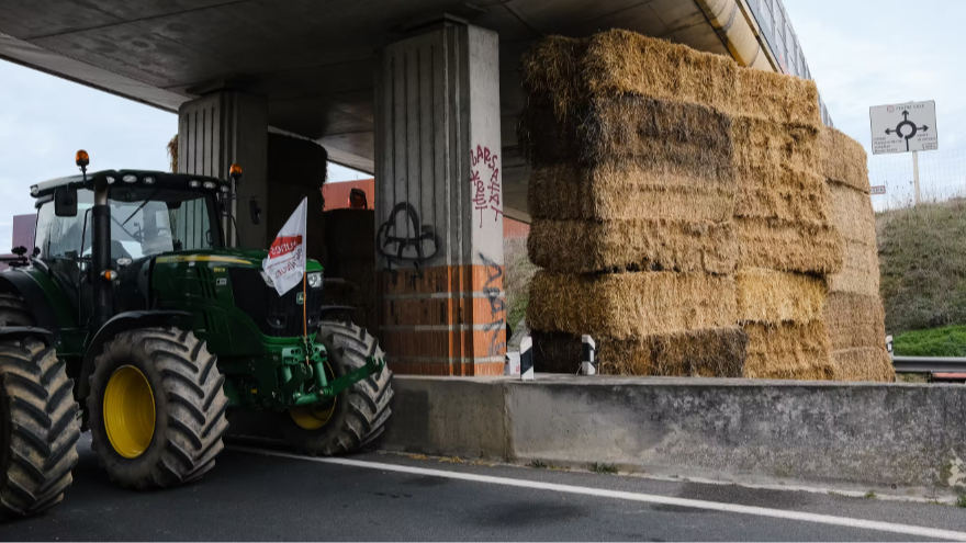 Colère des agriculteurs : une tragédie sur un barrage dans...