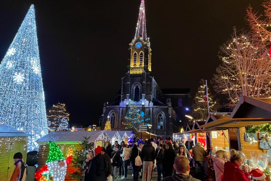 Hautmont : carton plein pour le lancement du village de Noël, avec...