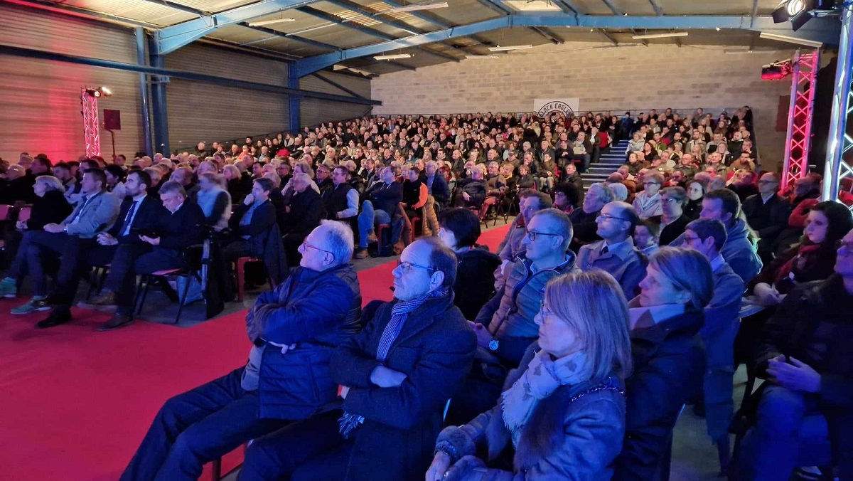 Avesnes salle 1.jpg (283 KB)