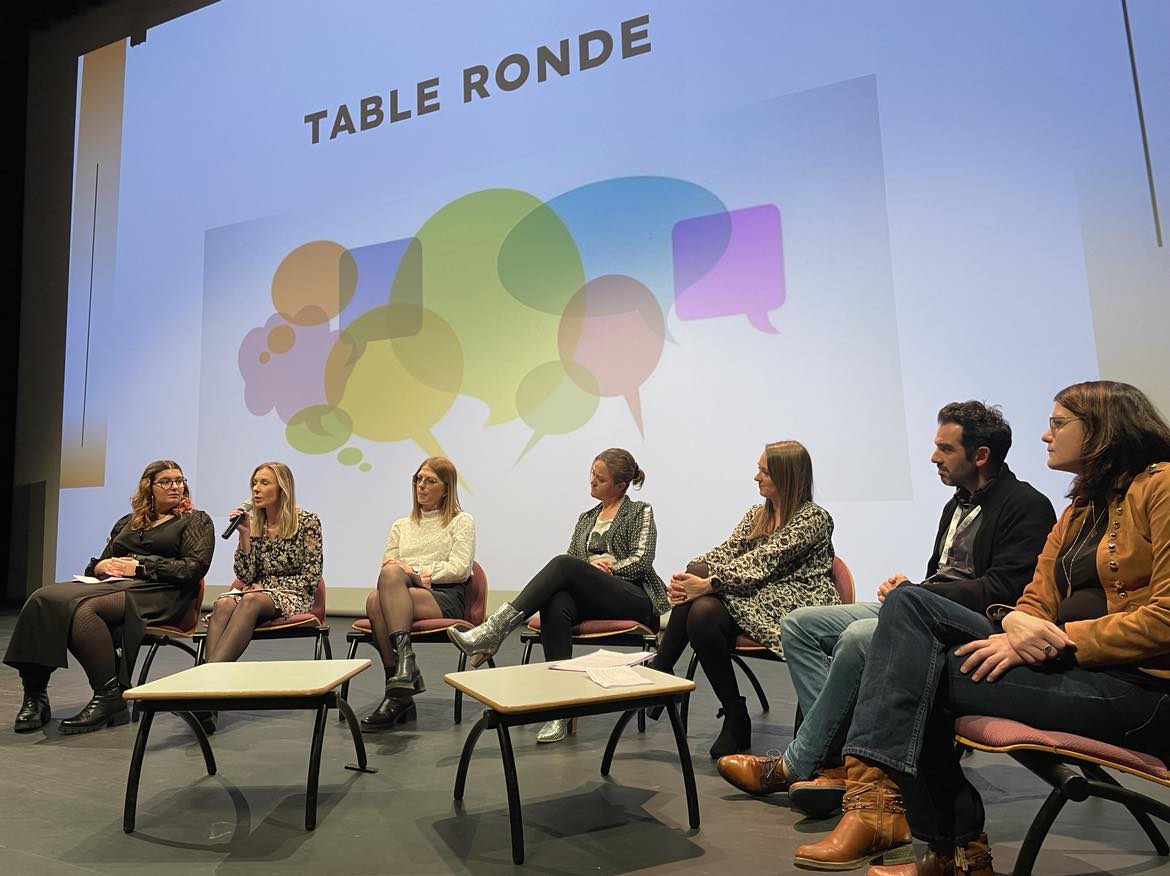 Pratiques numériques 2.jpg (105 KB)