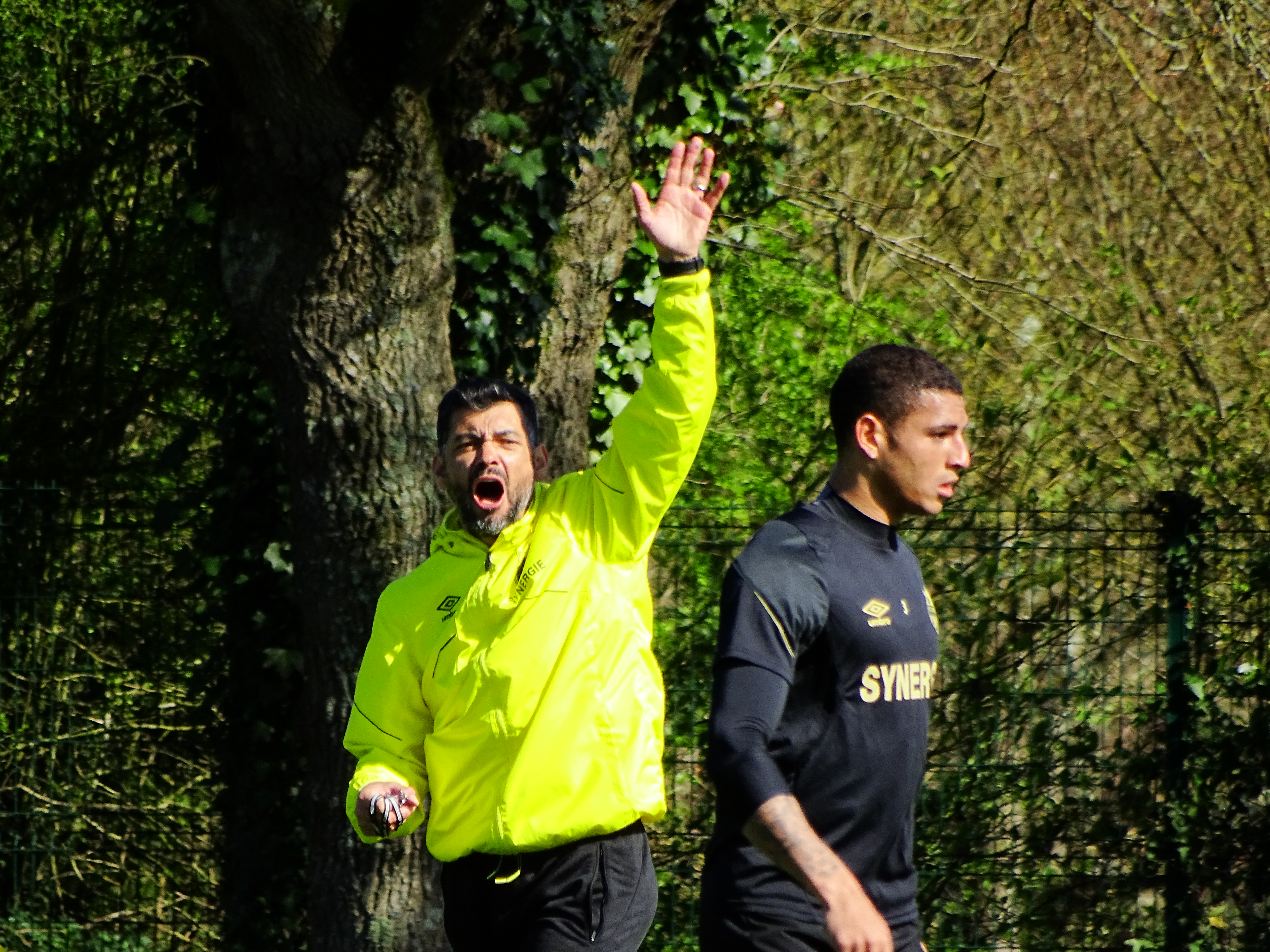 Le volcan Sérgio Conceição en éruption