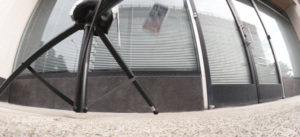 Afin de tester la solidité de l'iPhone X, ils en fracassent...